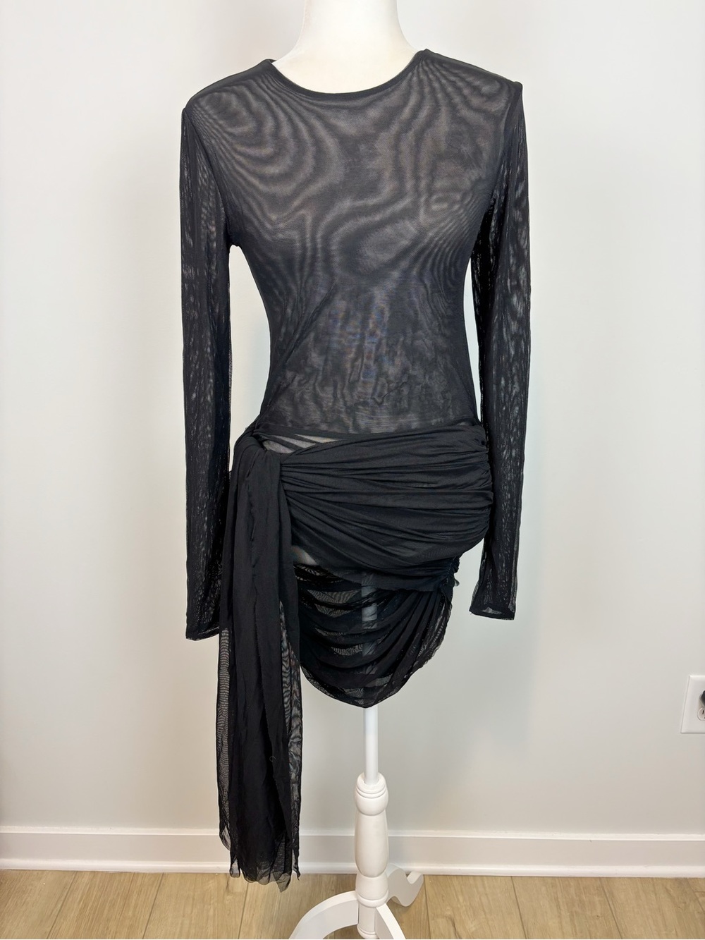 BANANHOT Aiden Dress in Black Size L - Picture 2 of 10